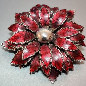 Vintage Poinsettia Flower brooch